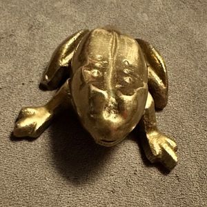 Vintage brass frog trinket box